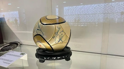 bola-autografada.png