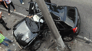 acidente-300x168.gif