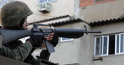 militaresconfrontorio.jpg