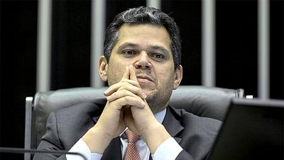 alcolumbre.jpg