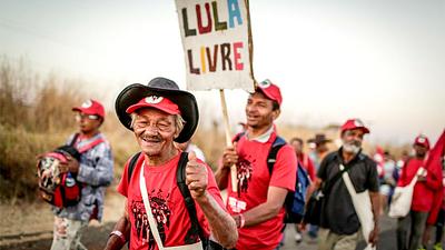 mst-lula-livre.jpg