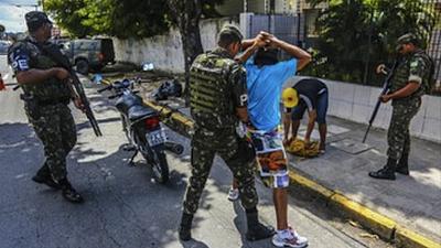 tropadoexercito.jpg