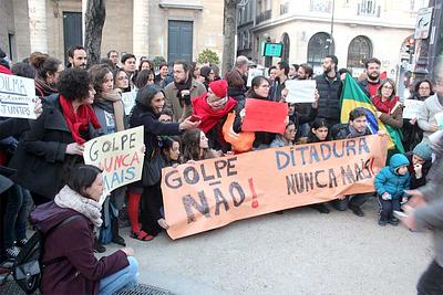 protesto-paris1.jpg