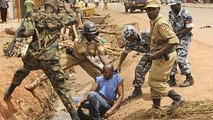 ugandaprotesto2a-300x169.jpg