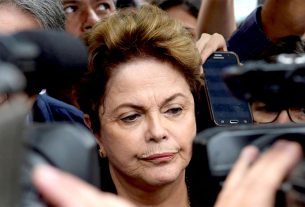 Dilma, em sua última aparição pública, neste domingo, após conhecer da sua derrota na eleição para o Senado, por Minas Gerais