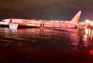 O 737 da Boeing estava de partida para a base de Guantánamo, em Cuba