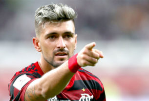 Arrascaeta, uma das estrelas do Flamengo, compareceu à reunião com a diretoria para discutir o pagamento do 'bicho'
