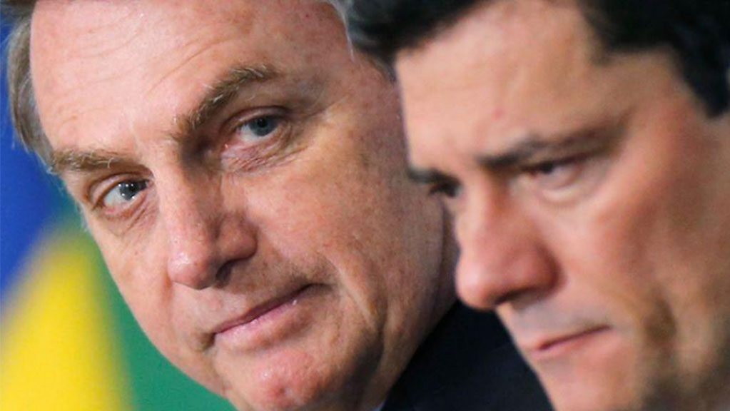 Bolsonaro frita o ministro Sérgio Moro em fogo baixo, à espera que ele peça demissão do cargo