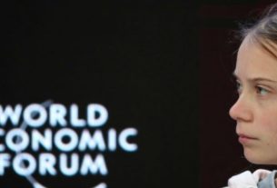 Ativista Greta Thunberg fala em painel do 50º Fórum Econômico Mundial, em Davos, Suíça