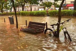 A cidade de Petrópolis, na região serrana do Rio de Janeiro, também foi atingida por fortes chuvas