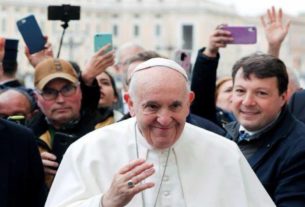 Papa participa de audiência no Vaticano