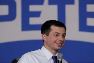 Pete Buttigieg durante evento de campanha em New Hampshire