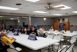 Democratas participam de caucus em Garnavillo, em Iowa