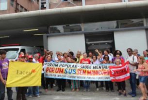 Trabalhadores e movimentos de saúde realizaram um ato de protesto no Hospital Municipal Tide Setúbal