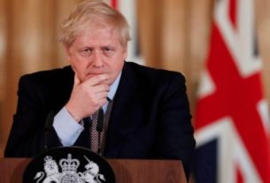 Premiê britânico, Boris Johnson, durante entrevista coletiva sobre o coronavírus
