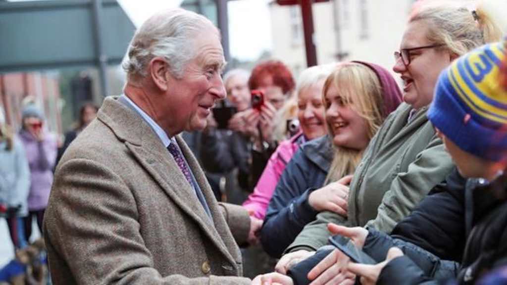 Príncipe Charles testa positivo para novo coronavírus