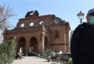 Ruinas de estação de trem em Berlim