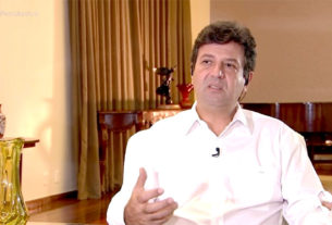 Ministro da Saúde, Luiz Henrique Mandetta criticou o presidente Jair Bolsonaro (sem partido) em cadeia nacional