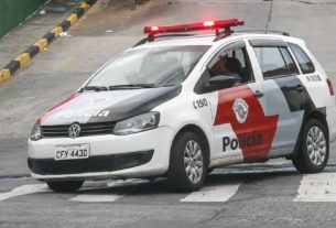 Quatro homens foram assassinados a tiros em uma oficina de funilaria