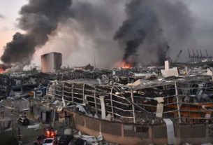 O impacto das explosões foi sentido por quilômetros e destruiu edifícios e veículos a vários quarteirões do porto de Beirute