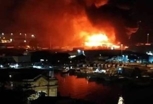 Incêndio no Porto de Ancona, na Itália