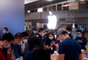 China tem filas pequenas na chegada do iPhone 12 às lojas