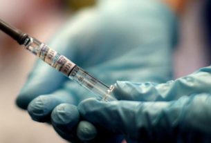 Logística para produção de bilhões de vacinas em pouco tempo é um desafio, afirma OMS