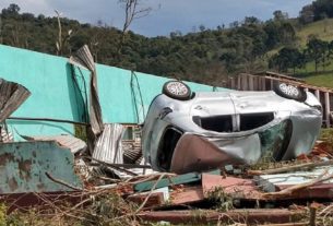 Chuvas matam pelo menos 10 pessoas em Santa Catarina