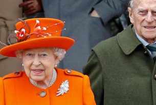 Rainha Elizabeth e o príncipe Philip em foto de 2017