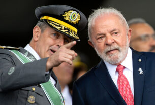 General Tomás Paiva e Lula