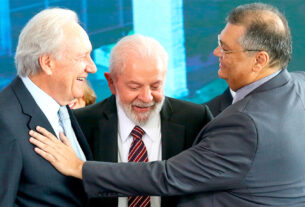 Lewandowski,Lula e Dino